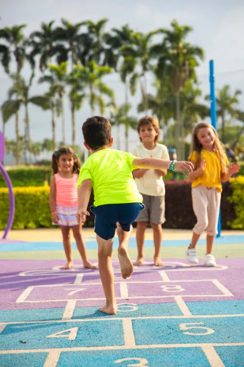 10 Ways to Help Your Homeschooler Find Friends